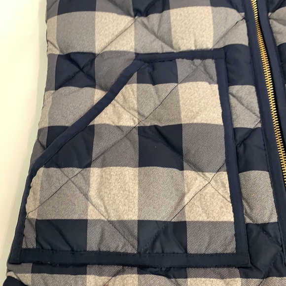 JCrew quilted puff vest - Picture 4 of 4